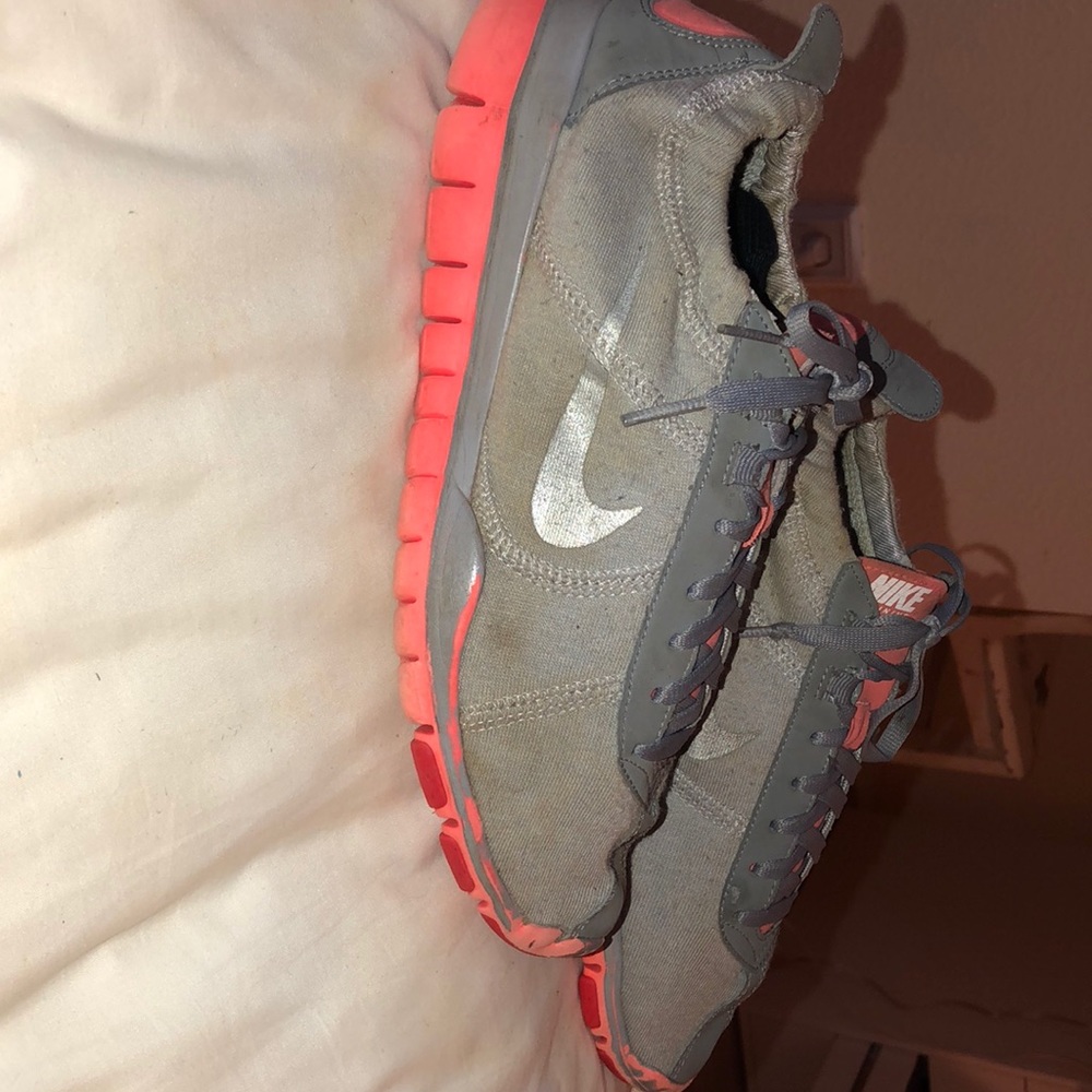 Grey Nike’s